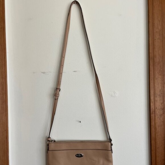 COACH East/West Pop Crossbody Tan Purse Adjustable Shoulder Bag F52881 - Picture 9 of 17